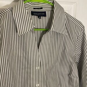 Jones NY White w black pinstripes Semifitted No Iron 100% Cotton Blouse 1X